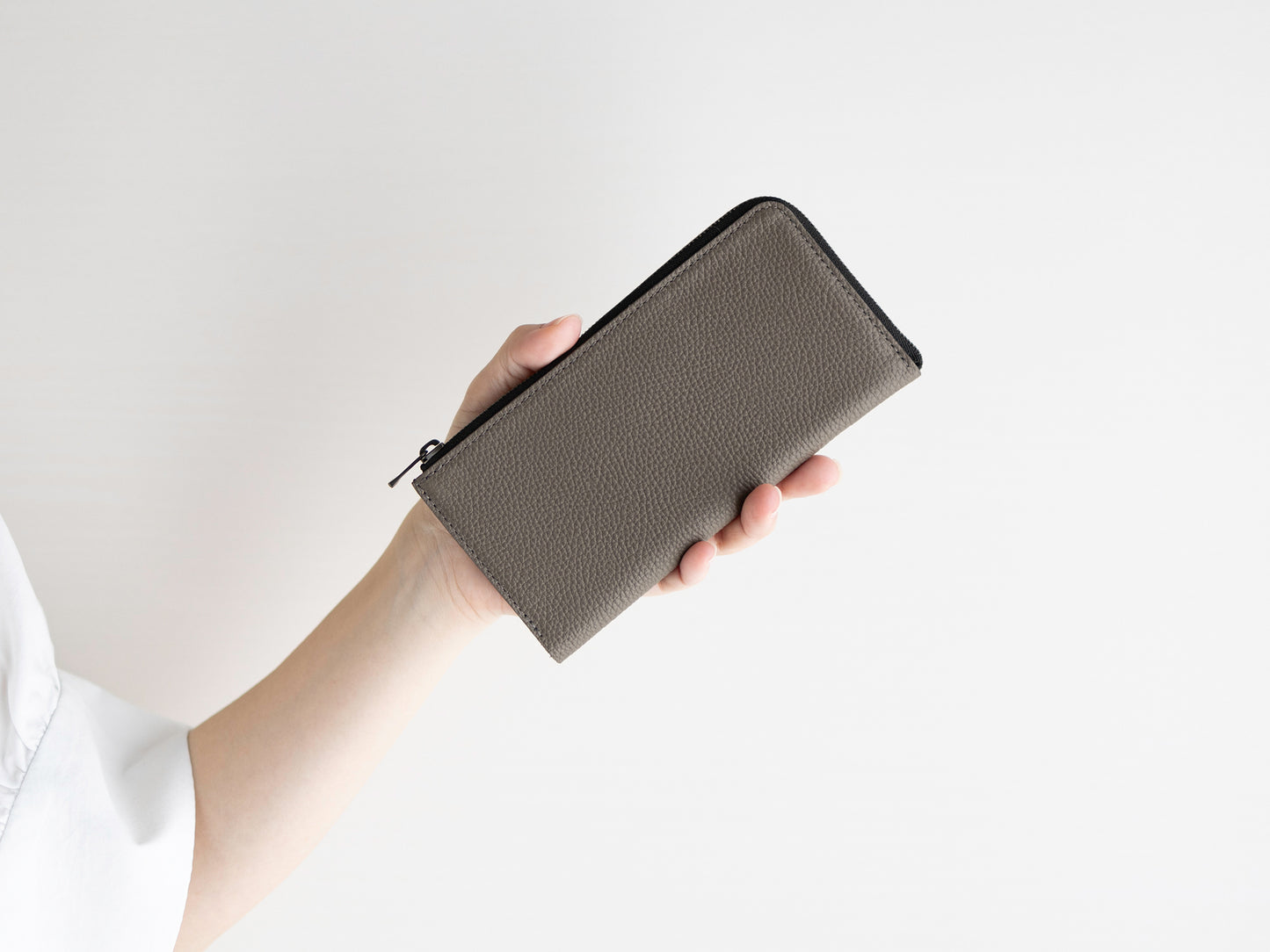 il modo ZIP concept 水濡れ、傷に強い！最小を目指した長財布